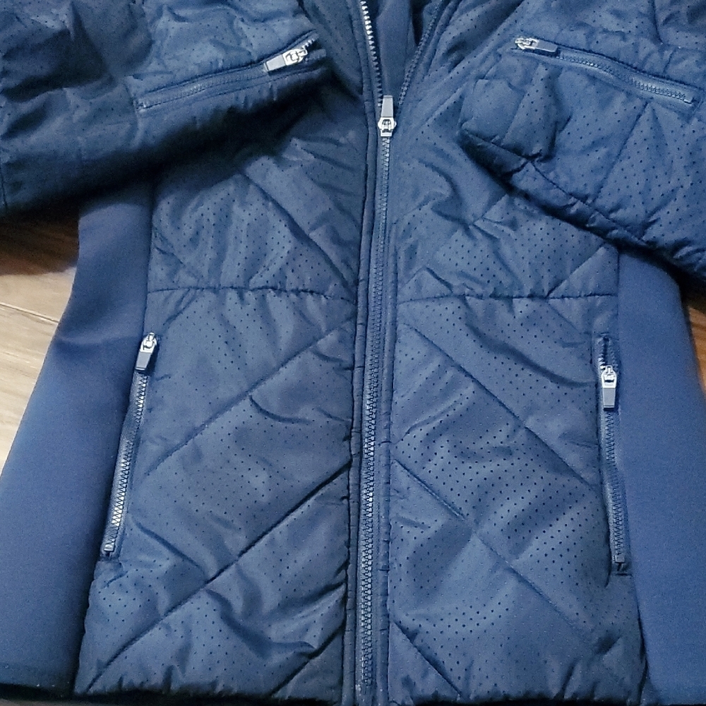 Fabletics Navy Full Zip Puffer Jacket With Zip Out Hood - Picture 4 of 12